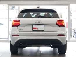 後続車両から長く見られるリヤスタイルも、Audiらしく上品で洗練されたデザインで見る人を惹きつけます。