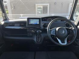 【インパネ全体】全方位で視界が広く、高い目線で運転もしやすいです！