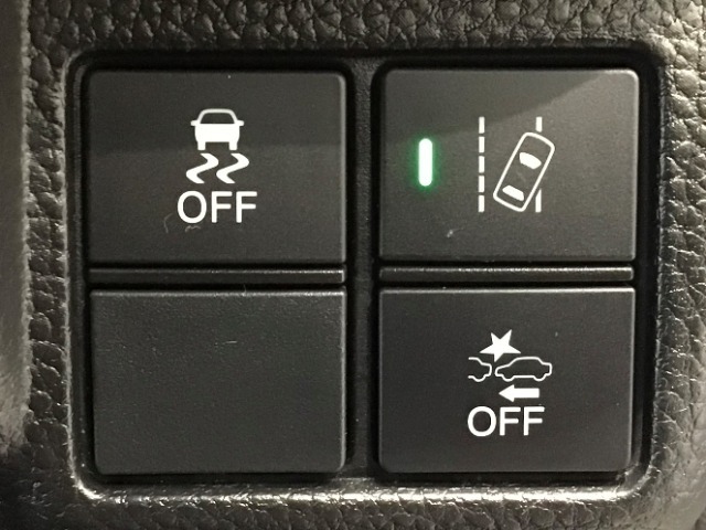 ホンダが推し進める総合先進安全装備のセンシング搭載！　衝突や斜線はみだしなどの危険が予測される時、センサーが警告。ヒューマンエラーを高度先進技術が補完してくれます。