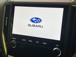 【純正ナビ】人気の純正ナビを装備しております。ナビの使いやすさはもちろん、オーディオ機能も充実！キャンプや旅行はもちろん、通勤や買い物など普段のドライブも楽しくなるはず♪