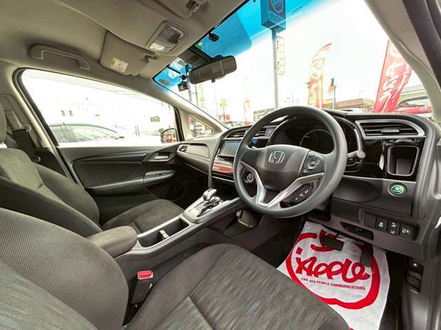 お店は国道50号線沿いです。おとなりにはラーメンの幸楽苑さま。道路を挟んだ真向かいにはガリバー小山店さま。他にも飲食店多数が近隣にございます。お気軽にご来店ください！