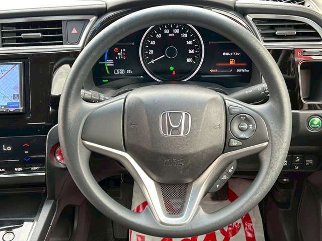 ☆車の査定士常駐☆世の中にはいろんな修復歴がございます。どーんと大修復歴車から、インナー先の小曲がりまで程度は様々。査定士が修復箇所を明確にお答えしますね。不安なお買い物はしちゃいけません。
