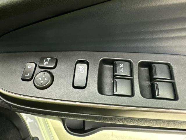 お車に合わせて無料保証以外にも、保証範囲、期間、距離を拡充させた有料保証もご用意しております！中古車の購入が初めてで不安・・・というお客様もご安心ください！