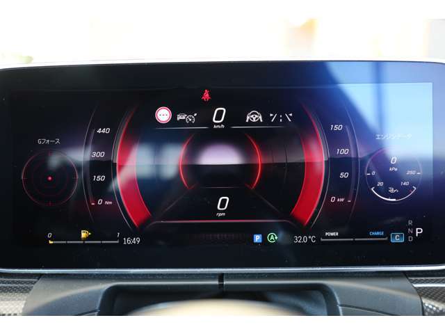 昼夜を問わず計器類はいつでも見やすいので安全に運転できます。また、どのモデルでも基本設計が共通の為乗り換えても違和感がありません。