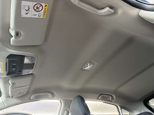 ☆カーセブン越谷店☆広々したショールームでじっくり見学♪