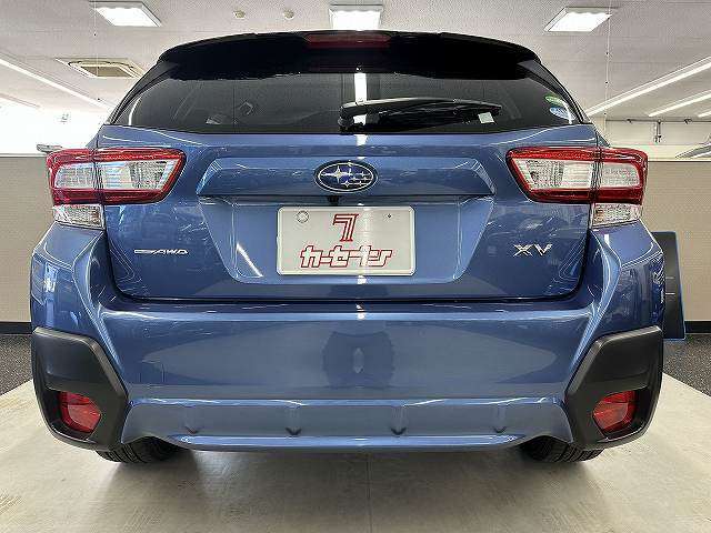 国産、輸入車を問わず提携工場にて熟練の整備士さんがしっかりご納車の整備をいたします。もちろん、ご納車後の修理や車検も承ります。お気軽にご相談下さい。