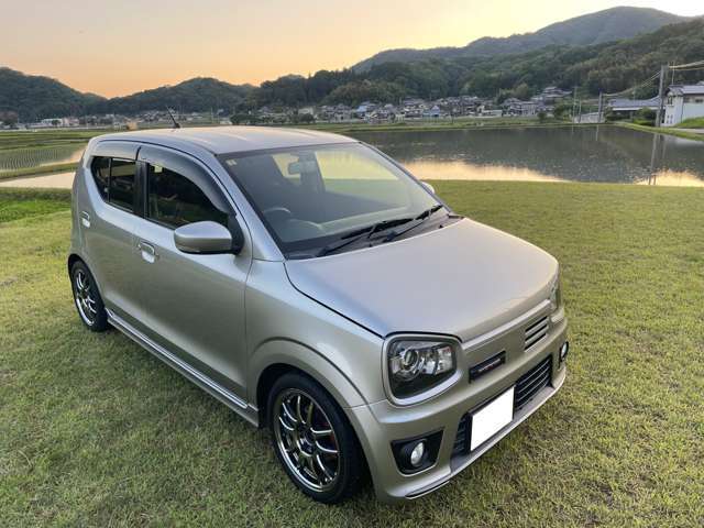 前側に修復歴有りのお車にはなりますが走る分には調子も良く気にされない方にはもってこいの物件です。高騰している車両ですがお値打ちプライス！