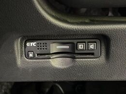 【ETC】高速道路の料金所をストレスなく通過！話題のスポットやサービスエリアに多い「スマートIC」利用時は必須のアイテムです。当店でセットアップを実施、ご納車当日からすぐにご利用いただけます！