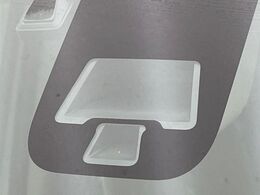 【三菱e-Assist】走行中に前方の車両等を認識し、衝突しそうな時は警報とブレーキで衝突回避と被害軽減をアシスト。より安全にドライブをお楽しみいただけます。