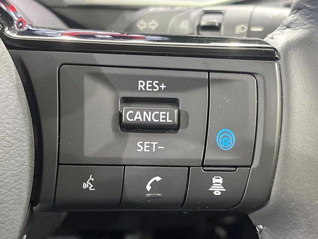 【プロパイロット】高速道路での長距離走行が楽に！！渋滞時と巡回走行のシーンで、アクセル・ブレーキ・ステアリングを自動で制御し、長距離運転の負担を軽減してくれます♪