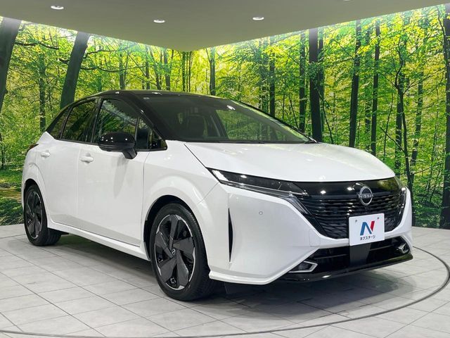 高透明度のガラス皮膜で撥水はもちろん、上質なツヤ・光沢を実現。紫外線や酸性雨から大切な愛車を保護し、色あせ・劣化を防止。「弾スプラッシュコート」、「弾プリミッサコート」からお選びいただけます。