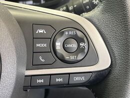 【アダプティブクルーズコントロール】高速道路での長距離走行が楽に！！自動で速度を保つクルーズコントロールが、衝突軽減システムと連携し、前方の車両を感知して車間を保つように速度調節してくれます！！