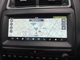 【純正メモリナビ】です。BluetoothやフルセグTV等充実装備。