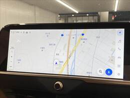 【アラウンドビューモニター】を装備しております。全周囲カメラで危険察知。狭い駐車場でも安心して駐車できますね。