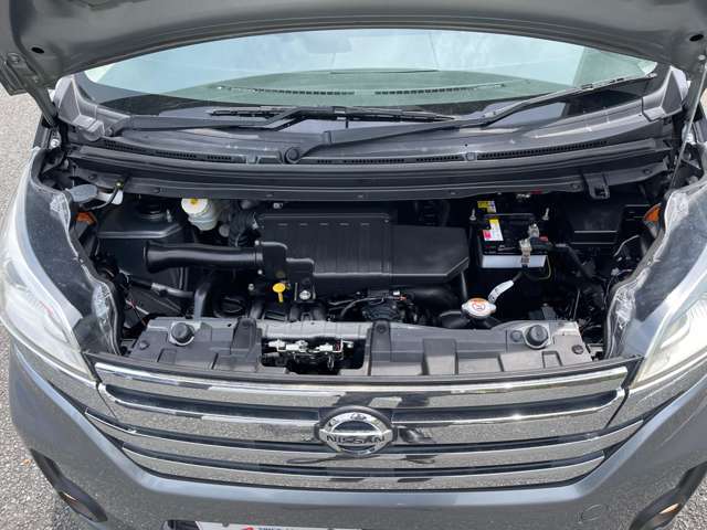 エンジンルームもきれいな状態となっております。ご納車前にはしっかりと整備させていただきます！