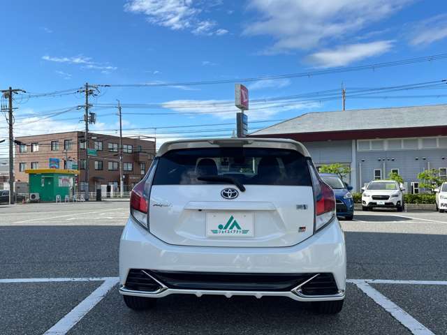 自動車保険・JAFの取扱いもおこなっております。お客様に万が一のことが起こった場合でも困らないように最適なプランをご提示いたしますのでこちらもお気軽にご相談ください。