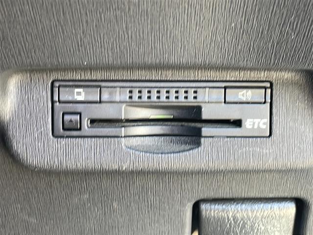 今や必需装備となりつつある、【ETC】搭載車！当店でセットアップが可能ですので、ご納車当日からご使用が可能です！高速道路料金のお支払いが楽々です！