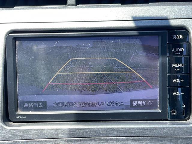 【バックカメラ】駐車時に後方がリアルタイム映像で確認できます。大型商業施設や立体駐車場での駐車時や、夜間のバック時に大活躍！運転スキルに関わらず、今や必須となった装備のひとつです！