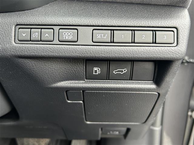 店頭在庫以外にも全国約4万台※の在庫から、ぴったりな1台をご提案します！※2023年10月現在の在庫台数です。売約済の可能性があります。