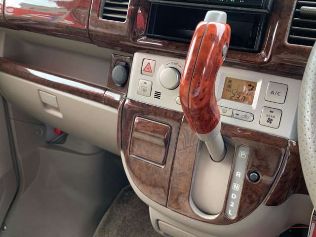 中古車はどんな乗り方をされてきたのか？が大事です。ユーザー様から直接買い取り仕入れのアップル浜松小豆餅店の車は厳しい目で査定し厳選したお車です。