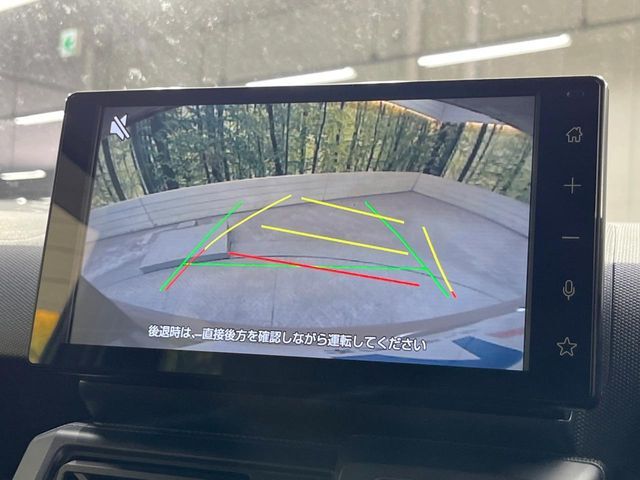 【バックカメラ】駐車時に後方がリアルタイム映像で確認できます。大型商業施設や立体駐車場での駐車時や、夜間のバック時に大活躍！運転スキルに関わらず、今や必須となった装備のひとつです！