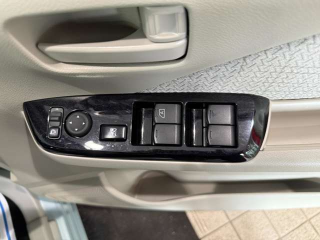 自家用自動車のみならず事業用の商用車も取り扱っておりますので何なりとお申し付け下さい！