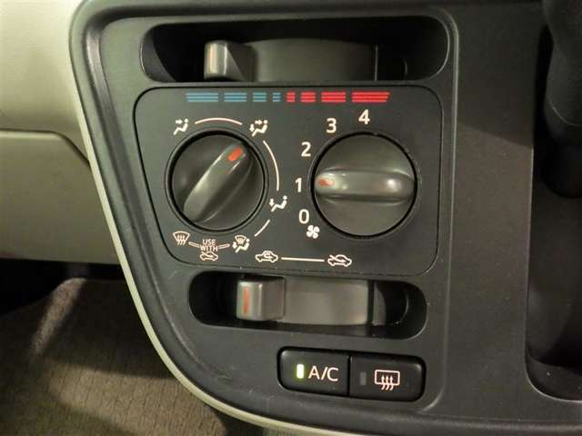 現在お乗りのお車があれば喜んで査定いたします。詳しくは、お近くの名古屋トヨペットグループのお店までご相談ください。