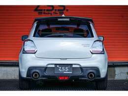 MONSTERタービン、ECU、マフラー、ウイング、ペダル、グリルの他、DefiメーターやBLITZ電子制御付車高調、CUSCOタワーバー装着！