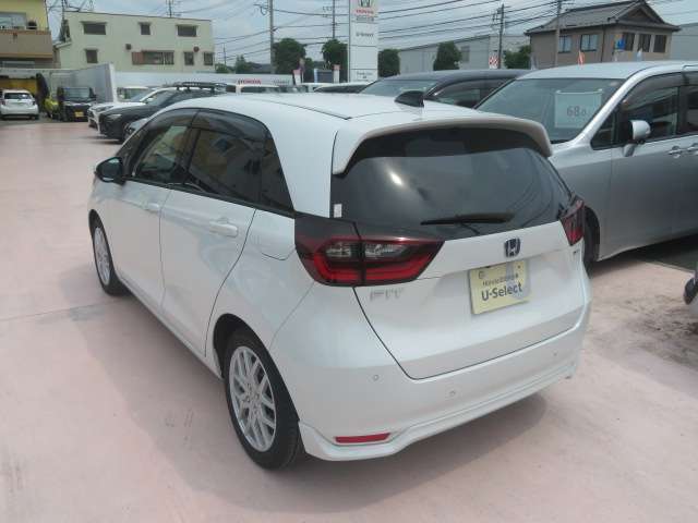 左後ろからの画像です！日々お買い得車両続々入庫しております！