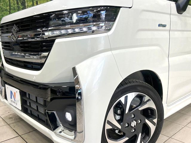 【LEDヘッドライト】悪天候や夜間走行時も良好な視界を確保し安心して運転できる高輝度LEDヘッドライトを装備！点灯速度が早く、消費電力も抑えられています。