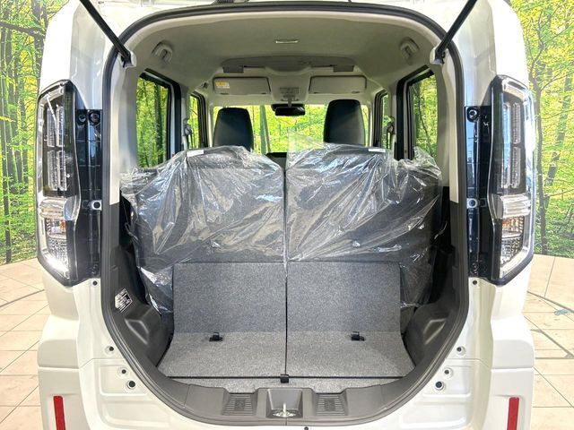 普段のお買い物や通勤、送迎等に十分な荷室スペースを確保しております。セカンドシートを倒すと、大きな荷物の積載も可能です♪