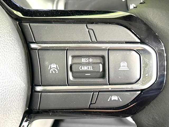 【アダプティブクルーズコントロール】高速道路での長距離走行が楽に！！自動で速度を保つクルーズコントロールが、衝突軽減システムと連携し、前方の車両を感知して車間を保つように速度調節してくれます！！