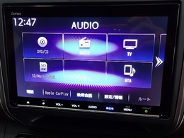 ホンダ純正ナビなのでダッシュボードにスッキリと収まっています。土地勘の無い所でも道に迷わず安心ですね！。AVも色々視聴でるのでドライブも楽しくなりますよ！