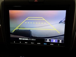 【リアカメラ】3パターンの映像表示で、後方確認をサポート！映像は『ノーマル』『広角』『真上』の3モードから選べます♪