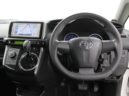 運転席周りです。