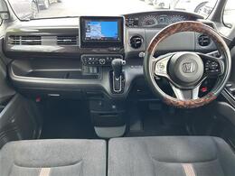 【インパネ全体】全方位で視界が広く、高い目線で運転もしやすいです！