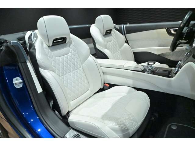 ディープホワイトdeginoレザーインテリア