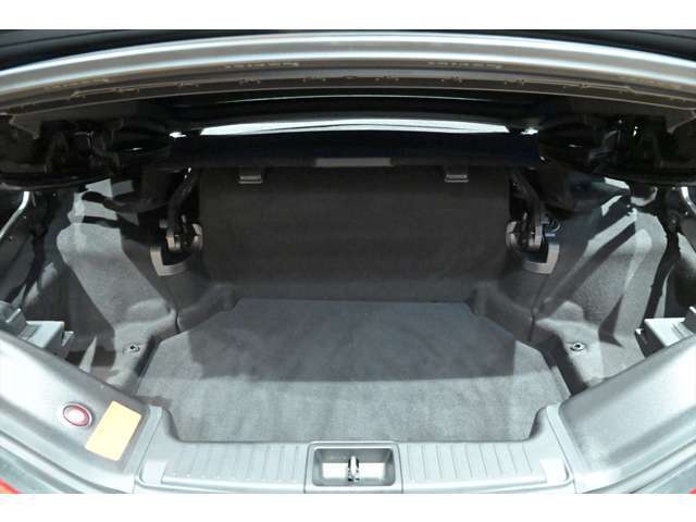トランクスペースも確保されております！