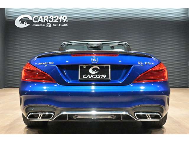 AMGカーボンエクステリアパッケージ装着！フロントスポイラー、サイド＆スカート、ドアミラーがカーボンでございます♪