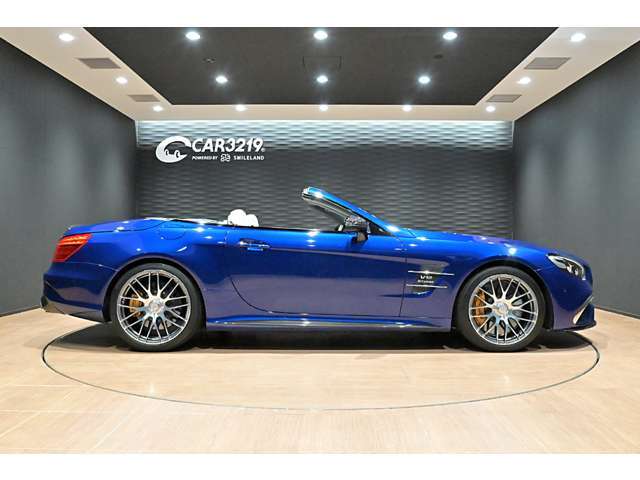 AMGカーボンエクステリアパッケージ装着！フロントスポイラー、サイド＆スカート、ドアミラーがカーボンでございます♪