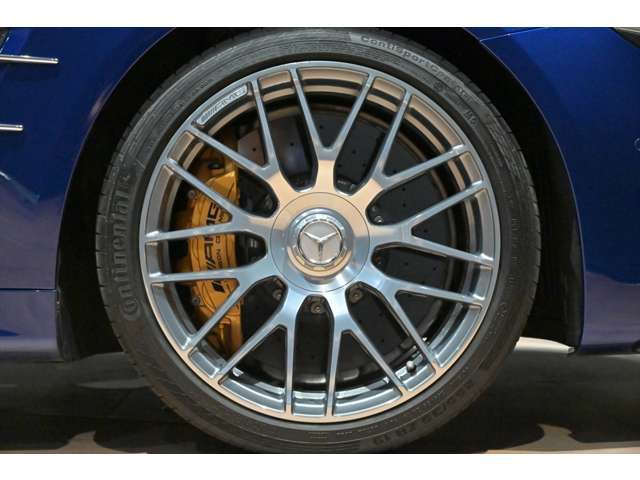 AMGカーボンパッケージ装着！AMGカーボンセラミックブレーキでございます♪