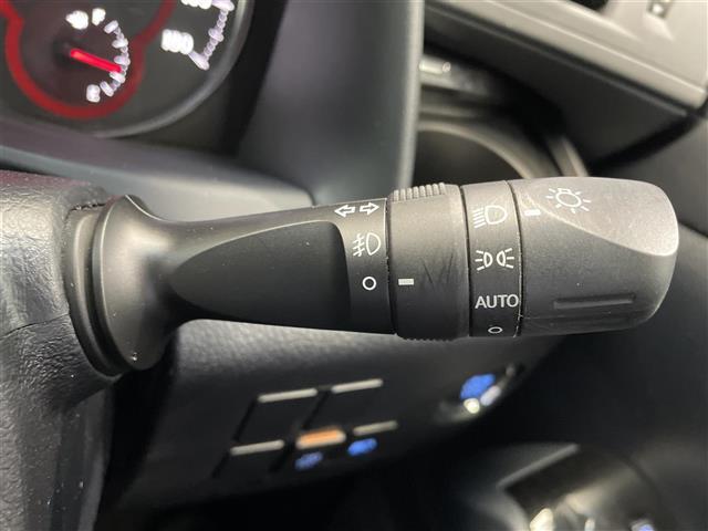 気になる車はすぐにお問い合わせください！画面右側の0066から始まる無料ダイヤルからお問い合わせ下さい！専門スタッフがお車のご質問にお答えいたします！