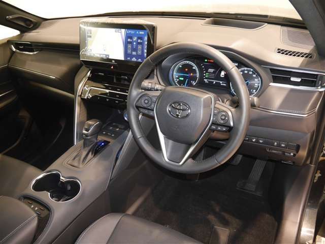 上質感あるインパネ周り！　（※フロアマットありません）