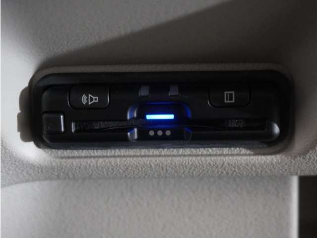 今や必需品の◆ETC車載器　装備車◆　有料道路を利用する際にスムースに通過でき、わずらわしい料金支払いから開放されます！