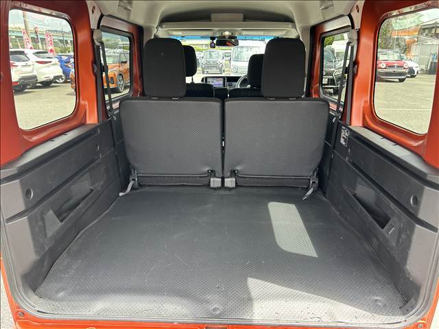 ★シートアレンジ★で乗車＆荷室スペースをフル活用！！ゴルフバックや大きめの荷物も収容できますよ♪
