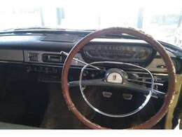 不在の場合がございますので、ご来店の際にはお電話下さい。