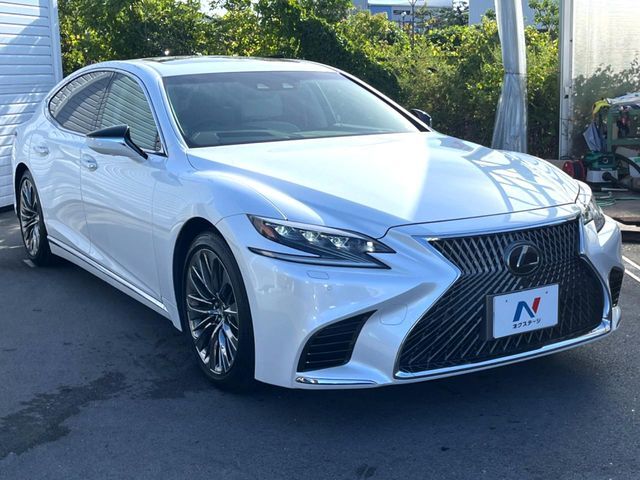 大好評のボディコーティング「弾スプラッシュコート」もご納車までに施工可能。通常のガラスコートと異なる、耐久年数6年の無機質ガラスコーティングが、ボディをキレイな状態に保ってくれます。