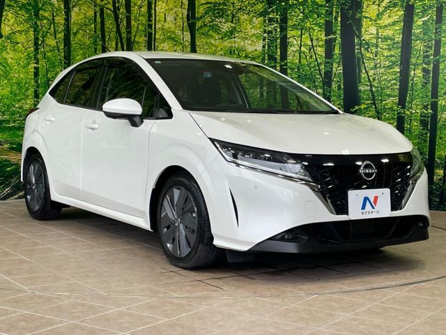 大好評のボディコーティング「弾スプラッシュコート」もご納車までに施工可能。通常のガラスコートと異なる、耐久年数6年の無機質ガラスコーティングが、ボディをキレイな状態に保ってくれます。