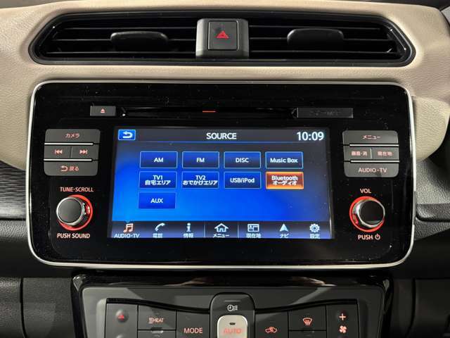 地デジ内臓・Bluetooth Audio、USB接続、CD、DVD再生可能です☆