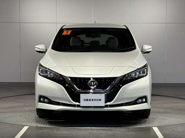 エマージェンシーブレーキ付きです！自動的に緊急ブレーキを作動させて衝突を回避または、衝突時の被害を軽減します。